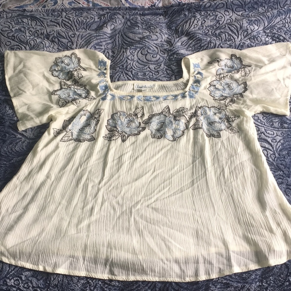 Kohl’s white shirt